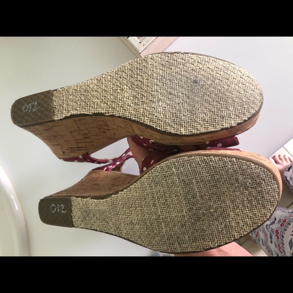 Red/White with Cork Polka Dot TOMS - Picture 7 of 8